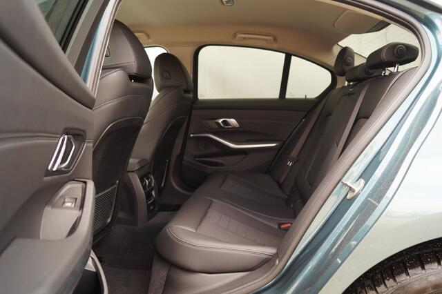 BMW 3-SERIE 316d Automaat Sportline Edition -LEER-LED-ECC-