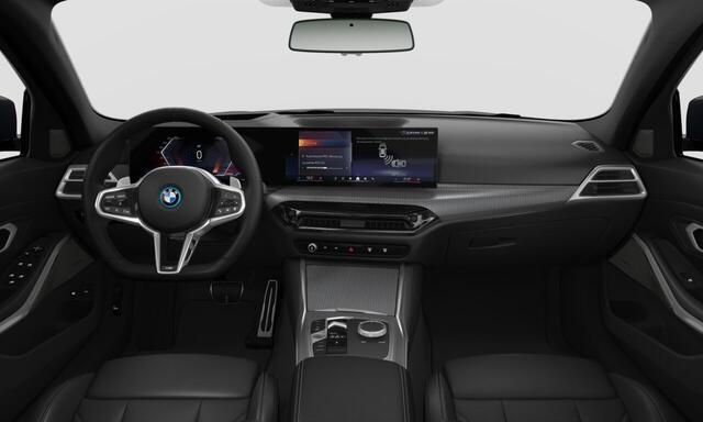 BMW 3-SERIE 330e | M-Sport Pro | 19'' | Park. Plus | S/k-dak | Harman/Kardon | Driv. Ass. | Head-Up Comf. Acc. | Elek. achterklep | Stoelverwarming | Adapt. LED | Getint glas