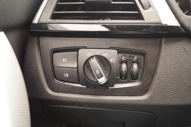 BMW 3-SERIE Touring 318i 136pk Automaat M-Sport -LEER-ECC-NAVI-