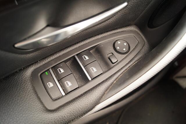 BMW 3-SERIE Touring 318i 136pk Automaat M-Sport -LEER-ECC-NAVI-