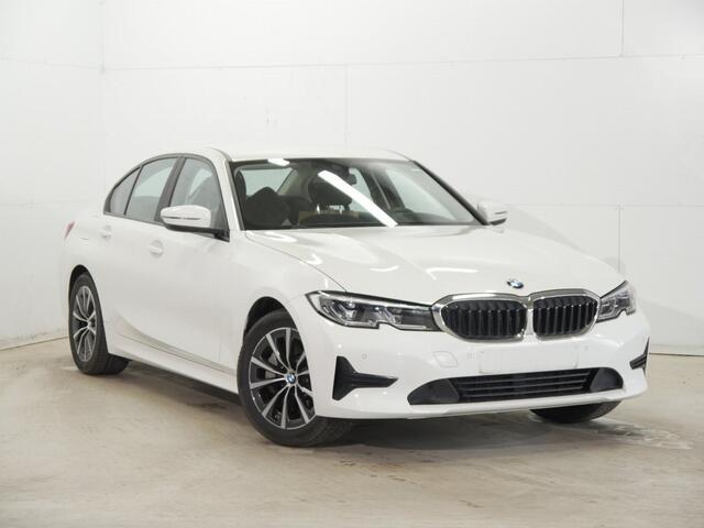 BMW 3-SERIE 330e Sedan | Head-Up | Laser | Stoelverwarming | 2 jaar BMW Garantie