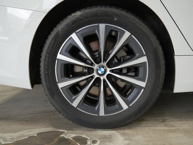 BMW 3-SERIE 330e Sedan | Head-Up | Laser | Stoelverwarming | 2 jaar BMW Garantie
