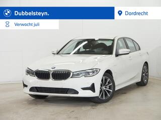 bmw-3-serie-330e-sedan--head-up--
