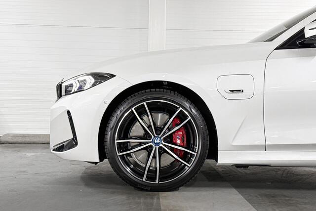 BMW 3-SERIE Touring 330e xDrive l M-Sport Pro l Head-Up