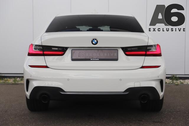 BMW 3-SERIE 318i Executive Edition M Sport Automaat Black Optic Full LED Head Up Display Digital Cockpit Half Leder Sportstoelen Navigatie Carplay Bluetooth 19 inch M Velgen
