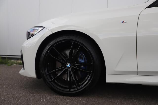 BMW 3-SERIE 318i Executive Edition M Sport Automaat Black Optic Full LED Head Up Display Digital Cockpit Half Leder Sportstoelen Navigatie Carplay Bluetooth 19 inch M Velgen