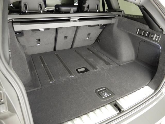 BMW 3-SERIE Touring 320i M-Sportpakket / LED / Leder / Navigatie / Schuifdak / Trekhaak / Elektr. zetels / DAB / Hifi speakers / Alu 19 inch