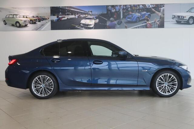 BMW 3-SERIE Sedan 320e Achteruitrijcamera / Active Cruise Control / Elektr. Trekhaak