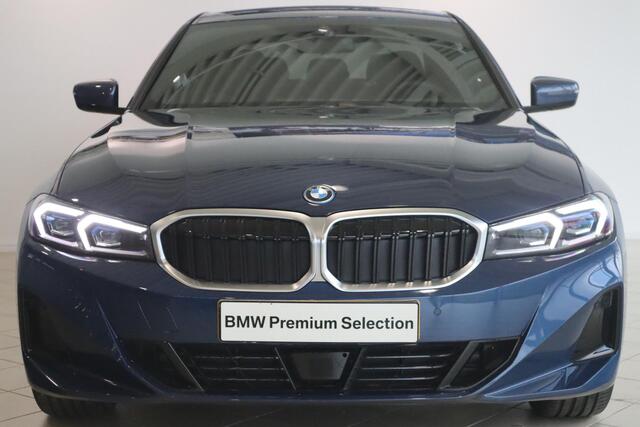 BMW 3-SERIE Sedan 320e Achteruitrijcamera / Active Cruise Control / Elektr. Trekhaak