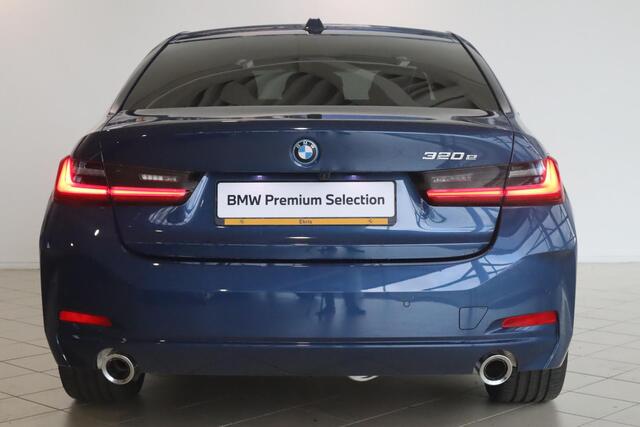 BMW 3-SERIE Sedan 320e Achteruitrijcamera / Active Cruise Control / Elektr. Trekhaak