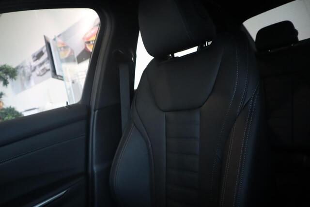 BMW 3-SERIE Sedan 320e Achteruitrijcamera / Active Cruise Control / Elektr. Trekhaak