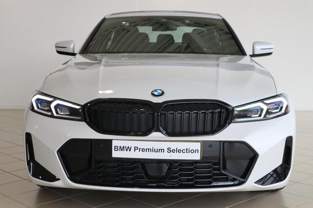 BMW 3-SERIE Sedan 320i M-Sportpakket / Innovation Pack / Harman Kardon Audio / Elektr. Trekhaak