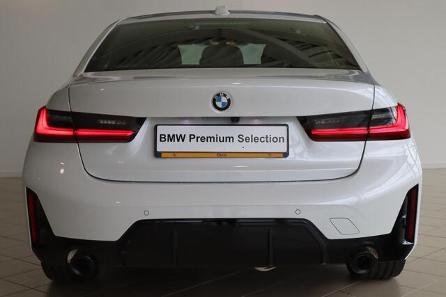 BMW 3-SERIE Sedan 320i M-Sportpakket / Innovation Pack / Harman Kardon Audio / Elektr. Trekhaak