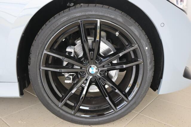 BMW 3-SERIE Sedan 318i M-Sportpakket Pro / Variable Sport Steering / Elektr. Trekhaak