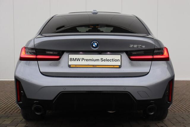 BMW 3-SERIE Sedan 320e | M-Sportpakket Entertainment Pack / Travel Pack / 19'' /
