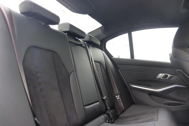 BMW 3-SERIE Sedan 320e | M-Sportpakket Entertainment Pack / Travel Pack / 19'' /