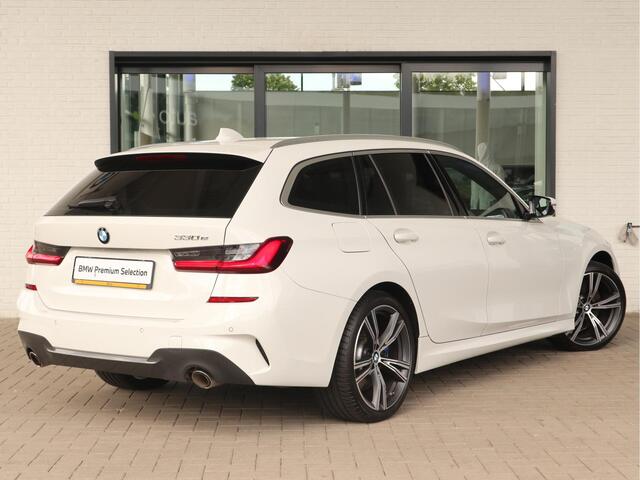 BMW 3-SERIE Touring 330e M-Sportpakket / Harman Kardon / Head-Up Display / Elektr. Trekhaak
