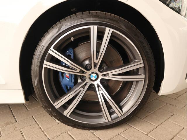 BMW 3-SERIE Touring 330e M-Sportpakket / Harman Kardon / Head-Up Display / Elektr. Trekhaak