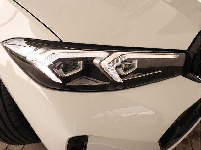 BMW 3-SERIE Sedan 320e M-Sportpakket / Stuurwielrand verwarmd / Active Cruise Control