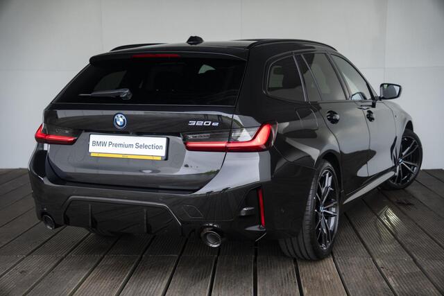 BMW 3-SERIE Touring 320e M Sportpakket / HIFI / Draadloos oplaadstation / Verwarmde voorstoelen