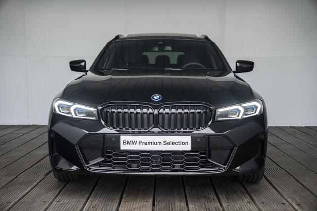 BMW 3-SERIE Touring 320e M Sportpakket / HIFI / Draadloos oplaadstation / Verwarmde voorstoelen