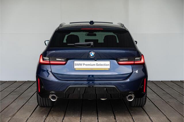 BMW 3-SERIE Touring 330e M Sportpakket / Panoramadak / Elektrische Trekhaak / Verwarmd Stuurwiel