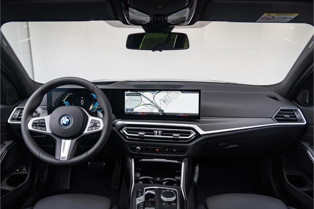 BMW 3-SERIE Touring 320e / M Sportpakket / Travel Pack / Elektrische trekhaak / HiFi / Sportstoelen voor