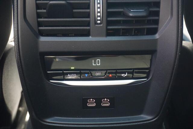 BMW 3-SERIE Touring 320i M Sport Pro Trekhaak / Panorama Dak / Hifi / Stoelverwarming / Driving Assistant
