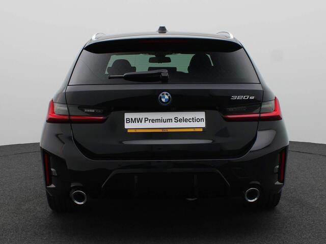 BMW 3-SERIE Touring 320e M Sportpakket Pro | Entertainment Pack | Travel Pack / Panoramadak / Trekhaak / HiFi / Achteruitrijcamera / 19''
