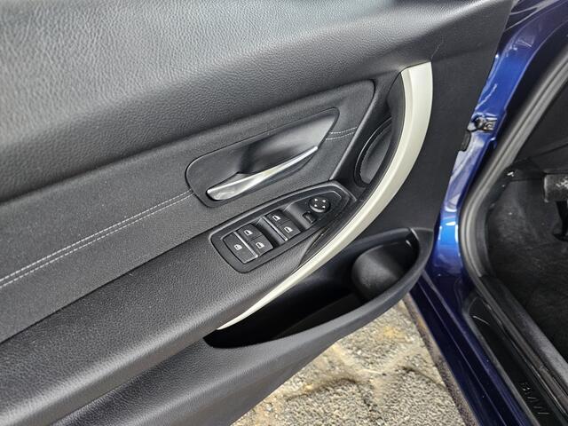 BMW 3-SERIE 318i | Geen import | Open dak | Navi | Cruise