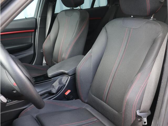 BMW 3-SERIE Touring 320i Sport Edition 184pk 8-TRAPSVOLAUTOMAAT | SCHUIF/KANTELDAK | NAVI | STOEL + STUURVERW. | KEYLESS START |