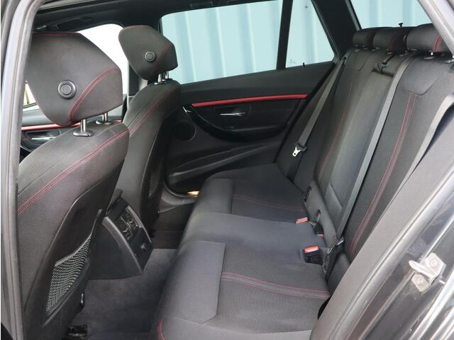 BMW 3-SERIE Touring 320i Sport Edition 184pk 8-TRAPSVOLAUTOMAAT | SCHUIF/KANTELDAK | NAVI | STOEL + STUURVERW. | KEYLESS START |