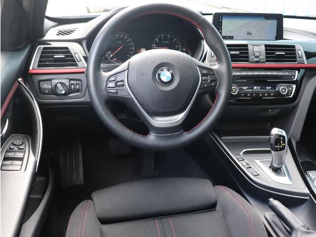 BMW 3-SERIE Touring 320i Sport Edition 184pk 8-TRAPSVOLAUTOMAAT | SCHUIF/KANTELDAK | NAVI | STOEL + STUURVERW. | KEYLESS START |