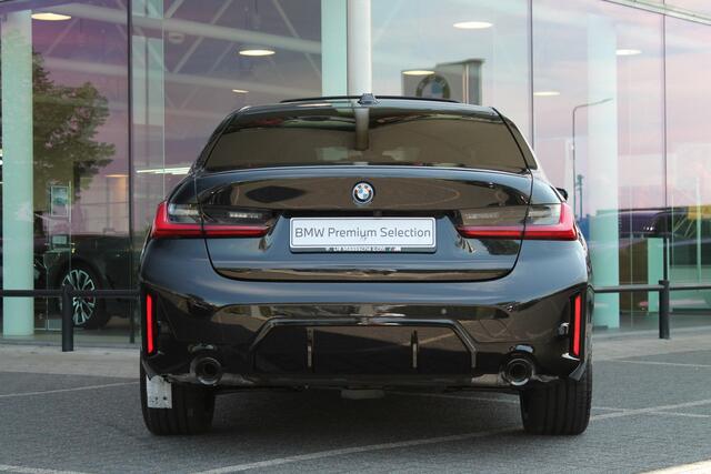 BMW 3-SERIE 320e M Sport Automaat / Schuif-kanteldak / Sportstoelen / Adaptieve LED / Comfort Access / Parking Assistant / Widescreen Display / Live Cockpit Plus