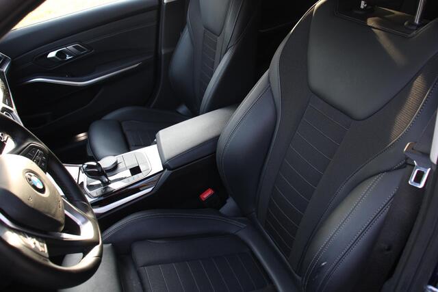 BMW 3-SERIE Touring 320i Executive Edition