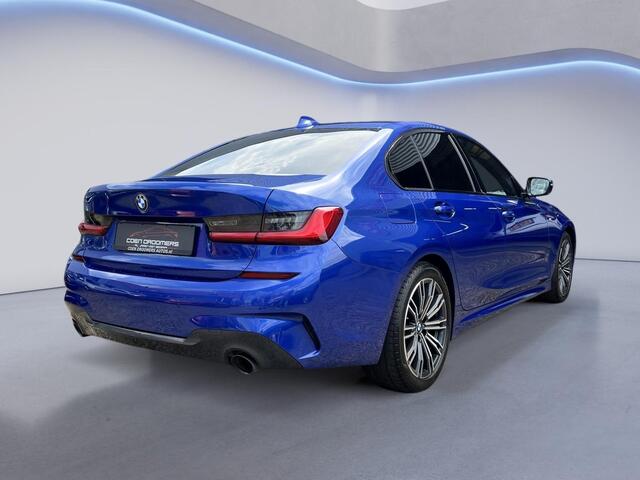 BMW 3-SERIE 320i High Executive M-Pakket, Keyless, AppleCarplay, Ambiance verlichting, Cruise Control, Climate Control, Leder/Alcantara, Park Sens V+A (MET GARANTIE*)