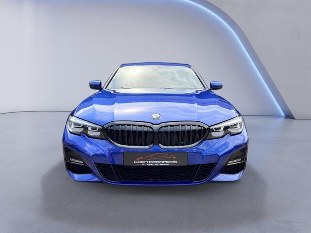 BMW 3-SERIE 320i High Executive M-Pakket, Keyless, AppleCarplay, Ambiance verlichting, Cruise Control, Climate Control, Leder/Alcantara, Park Sens V+A (MET GARANTIE*)
