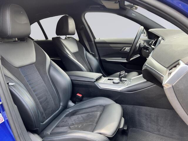 BMW 3-SERIE 320i High Executive M-Pakket, Keyless, AppleCarplay, Ambiance verlichting, Cruise Control, Climate Control, Leder/Alcantara, Park Sens V+A (MET GARANTIE*)