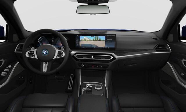 BMW 3-SERIE Touring 330e xDrive | M Sportpakket Pro | Comfort Pack | Travel Pack | Innovation Pack | Entertainment Pack
