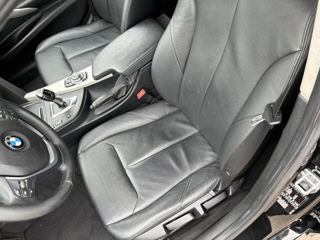 BMW 3-SERIE Touring 320i Centennial High Executive / LEER / AUTOMAAT / NAVI