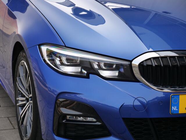 BMW 3-SERIE 320i 184pk Executive Edition M-Sport Automaat LED / 18 Inch / Navigatie / DAB