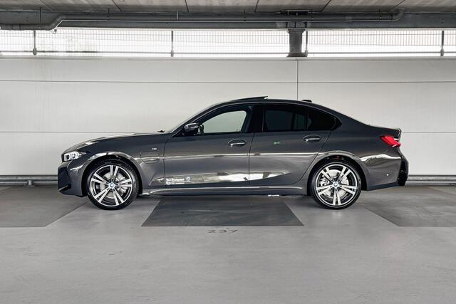BMW 3-SERIE Sedan 320e | Elektrisch verwarmde voorstoelen | Geluidswerende ramen