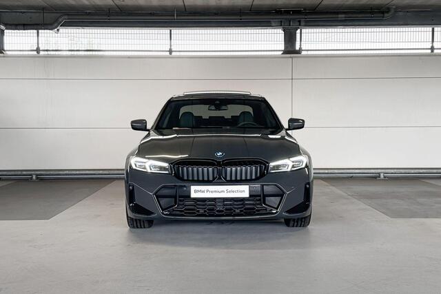 BMW 3-SERIE Sedan 320e | Elektrisch verwarmde voorstoelen | Geluidswerende ramen