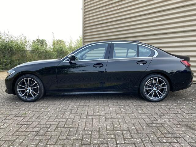 BMW 3-SERIE 320i High Executive Automaat | Leder | Sport pack | Camera