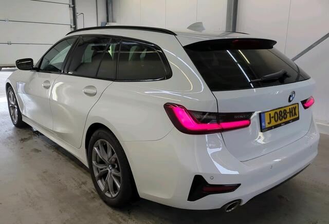 BMW 3-SERIE Touring 320i Automaat Executive Sportline Harman Kardon Audio Sportstoelen Leer Stoelverwarming Life Cockpit Prof Dab Carplay Shadow Line NL Auto BTW 1e Eigenaar
