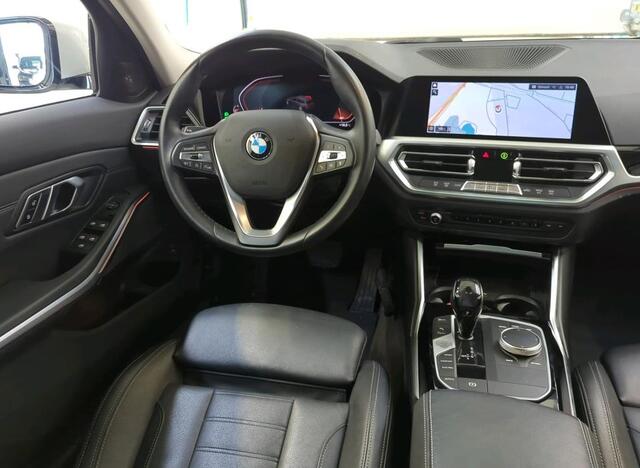 BMW 3-SERIE Touring 320i Automaat Executive Sportline Harman Kardon Audio Sportstoelen Leer Stoelverwarming Life Cockpit Prof Dab Carplay Shadow Line NL Auto BTW 1e Eigenaar