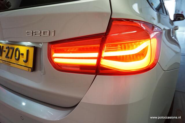 BMW 3-SERIE Touring 320i High Executive M-Pakket | Sportinterieur Leder | LED | Dealeronderh