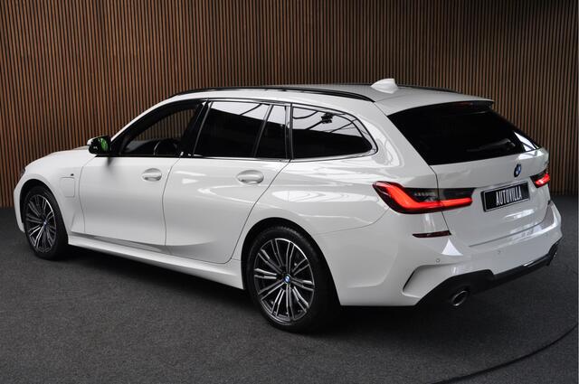 BMW 3-SERIE Touring 330e M-Sport Navi Leer Carplay Laser LED Trekhaak