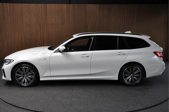 BMW 3-SERIE Touring 330e M-Sport Navi Leer Carplay Laser LED Trekhaak