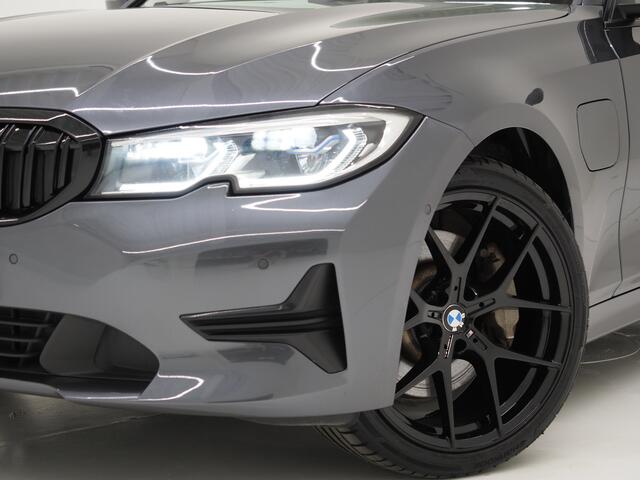 BMW 3-SERIE Touring 330e High Executive | Panoramadak | Co-Pilot | Laser LED | 360 | Keyless | Memory